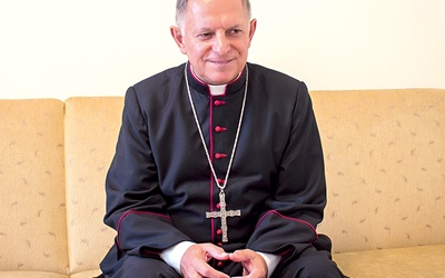 	Pasterz Kościoła lwowskiego w klasztorze misjonarzy oblatów w Kędzierzynie-Koźlu.