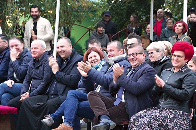 Wykonawców oklaskiwano także w czasie trwania przedstawienia.