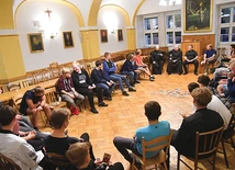 ▲	Wrześniowe spotkanie. Najbliższe odbywać się będzie od 21 do 23 października.  Szczegóły: FB – CentrumDDM.