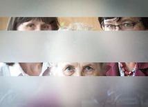 Członkowie wspólnoty m.in. czuwają przy chorych w hospicjach i na oddziałach paliatywnych.