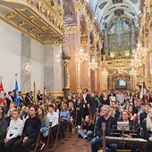 W pielgrzymce maturzystów uczestniczyło 1300 uczniów szkół średnich z archidiecezji lubelskiej. 