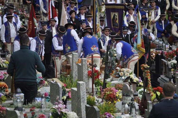 Sromowce Niżne. Ostatnie pożegnanie śp. ks. Czesława Jakóbczyka