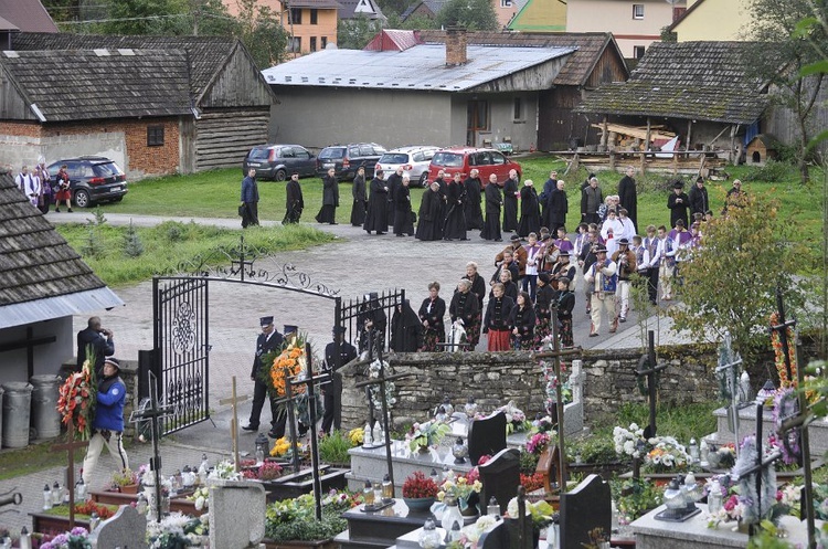 Sromowce Niżne. Ostatnie pożegnanie śp. ks. Czesława Jakóbczyka