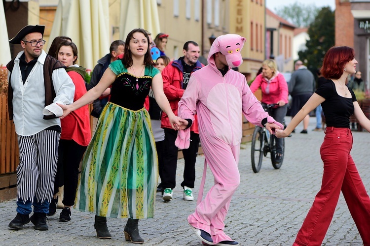 Olsztyn. Studniówka Szlachetnej Paczki