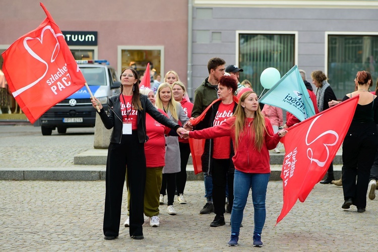 Olsztyn. Studniówka Szlachetnej Paczki