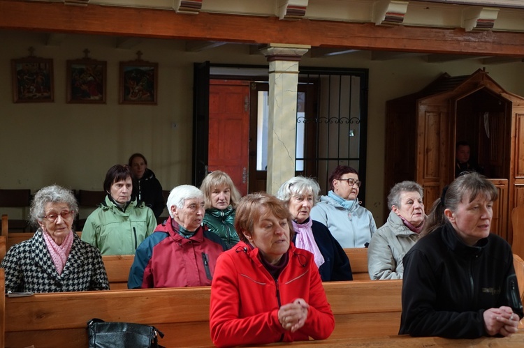 Koronka na ulicach diecezji świdnickiej