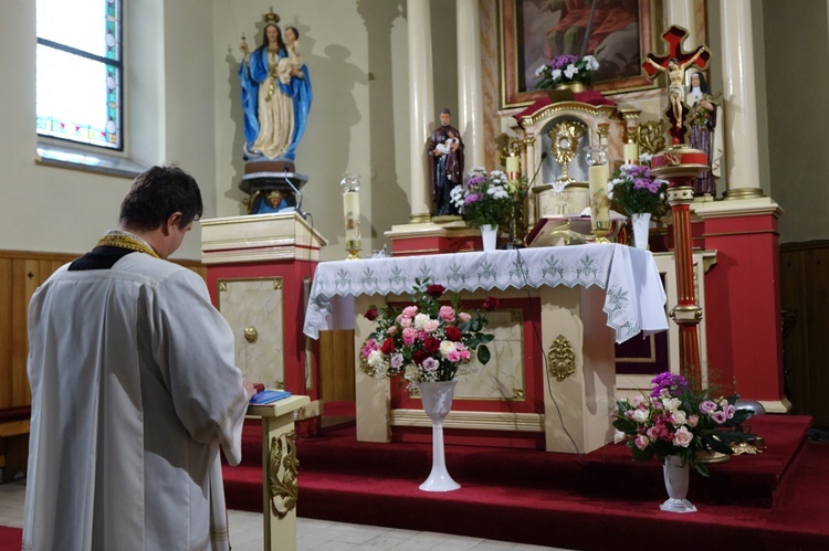 Koronka na ulicach diecezji świdnickiej