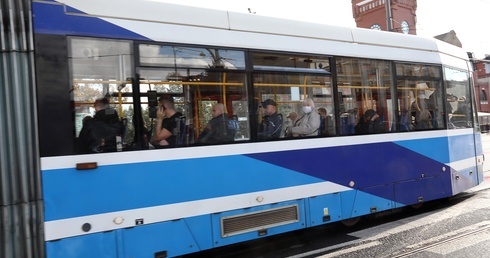 Włochy. Od 1 października bez maseczki w autobusie i pociągu