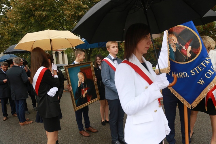 Olesno. Nadanie szkole im. bł. kard Stefana Wyszyńskiego 