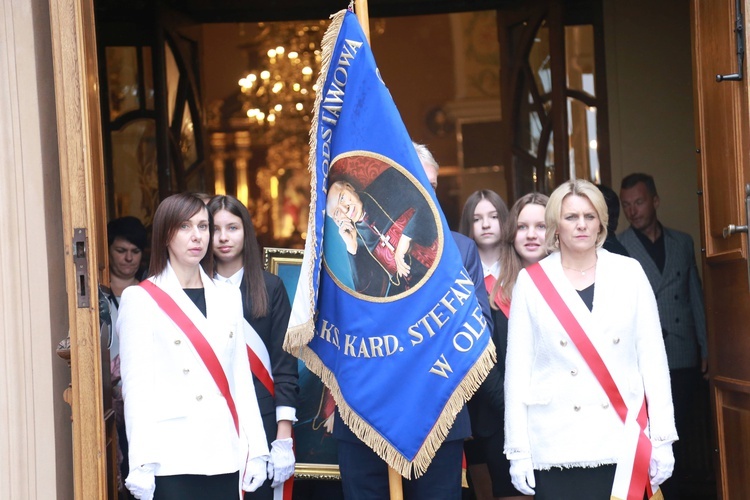 Olesno. Nadanie szkole im. bł. kard Stefana Wyszyńskiego 