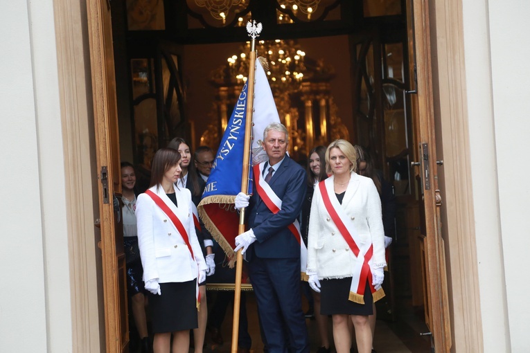 Olesno. Nadanie szkole im. bł. kard Stefana Wyszyńskiego 