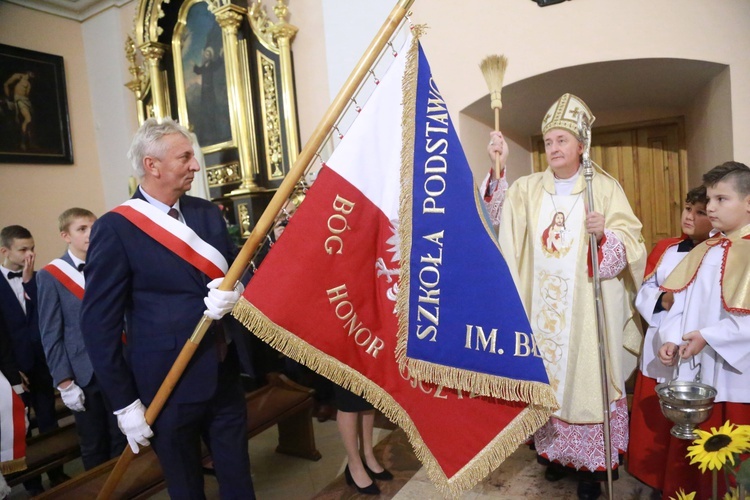 Olesno. Nadanie szkole im. bł. kard Stefana Wyszyńskiego 