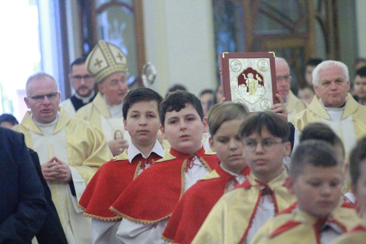 Olesno. Nadanie szkole im. bł. kard Stefana Wyszyńskiego 