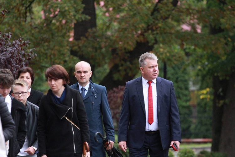 Olesno. Nadanie szkole im. bł. kard Stefana Wyszyńskiego 