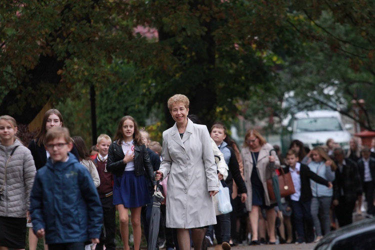 Olesno. Nadanie szkole im. bł. kard Stefana Wyszyńskiego 