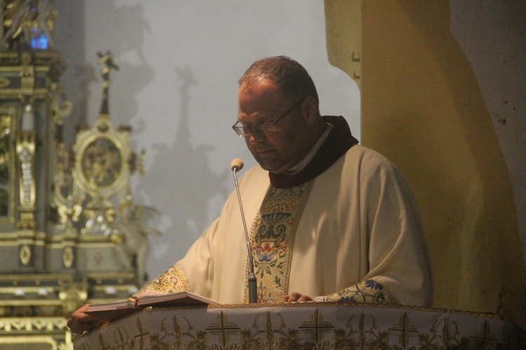 Zabytkowy kościół, Eucharystia i Droga Światła