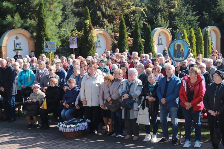 Domaniewice. Diecezjalna Pielgrzymka Kół Żywego Różańca