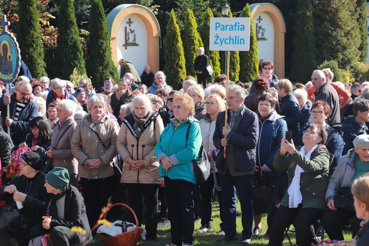 Domaniewice. Diecezjalna Pielgrzymka Kół Żywego Różańca