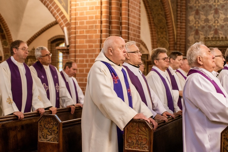 Pogrzeb ks. prał. Michała Oksiuty