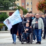 Świdnica. Różańcową modlitwę zaczęli na ulicy