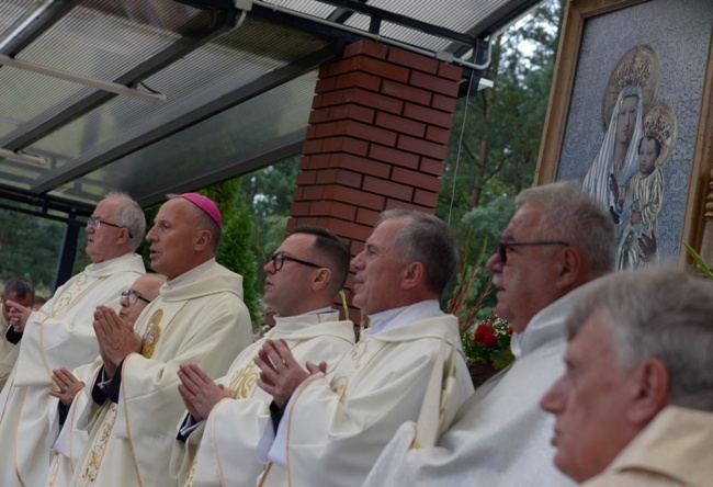 Pielgrzymka Kół Żywego Różańca do Wysokiego Koła