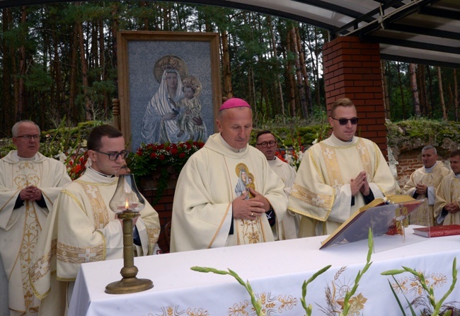 Pielgrzymka Kół Żywego Różańca do Wysokiego Koła