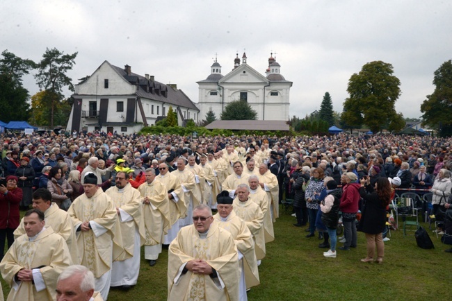 Pielgrzymka Kół Żywego Różańca do Wysokiego Koła