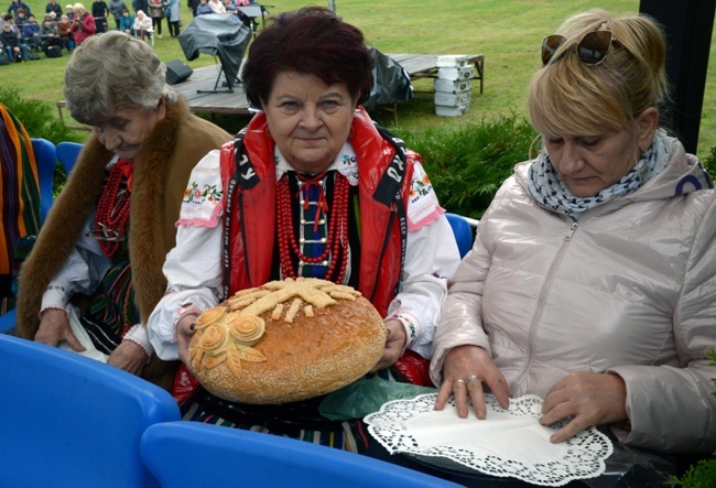 Pielgrzymka Kół Żywego Różańca do Wysokiego Koła