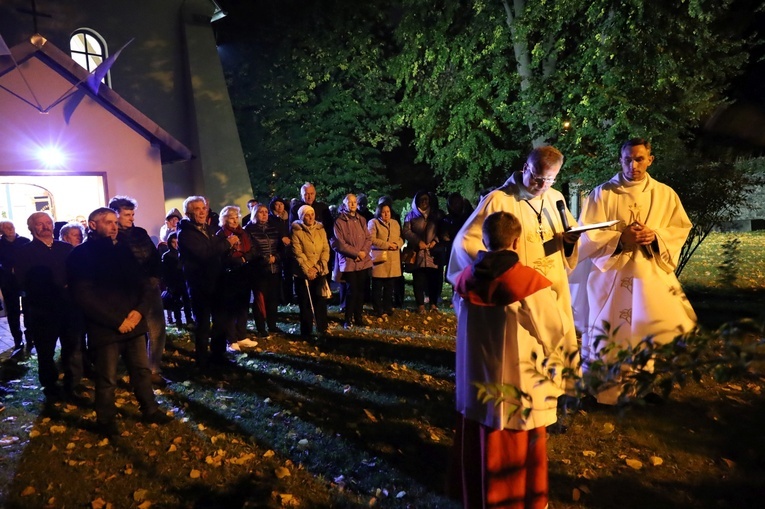 Bojanice. Misje z gitarą