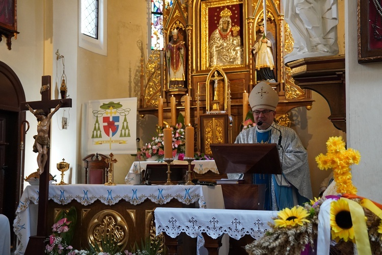 W sanktuarium NMP Różańcowej w Nowolesiu