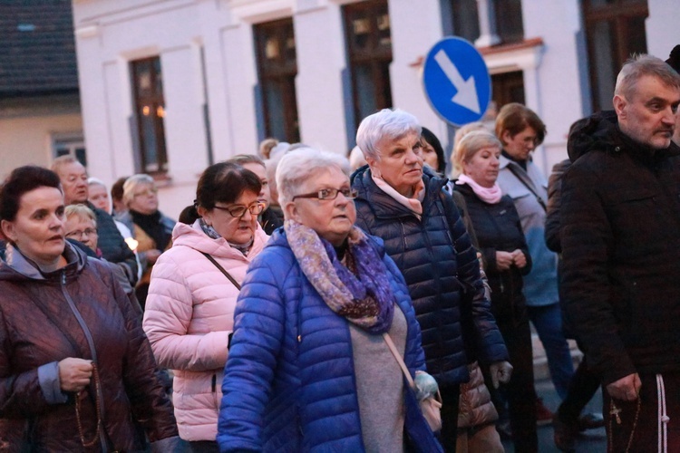 Tarnów. Procesja różańcowa