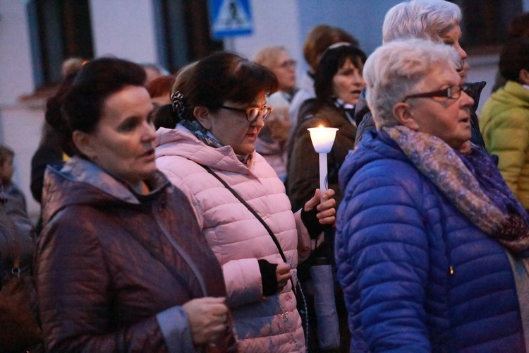 Tarnów. Procesja różańcowa