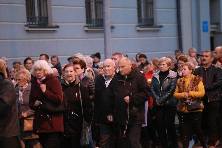 Tarnów. Procesja różańcowa