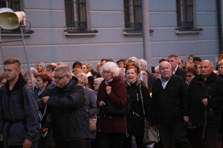 Tarnów. Procesja różańcowa