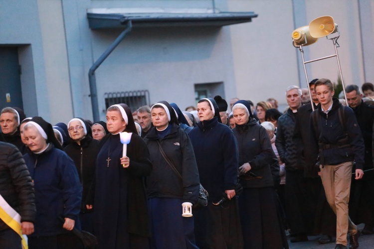 Tarnów. Procesja różańcowa