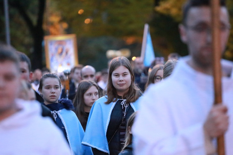 Tarnów. Procesja różańcowa