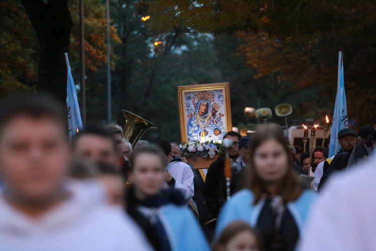 Tarnów. Procesja różańcowa