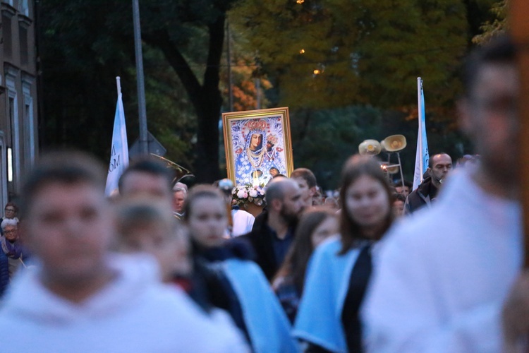 Tarnów. Procesja różańcowa