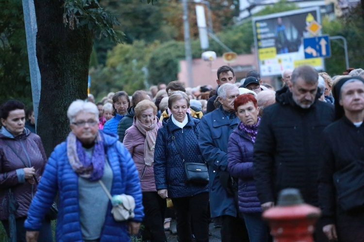 Tarnów. Procesja różańcowa