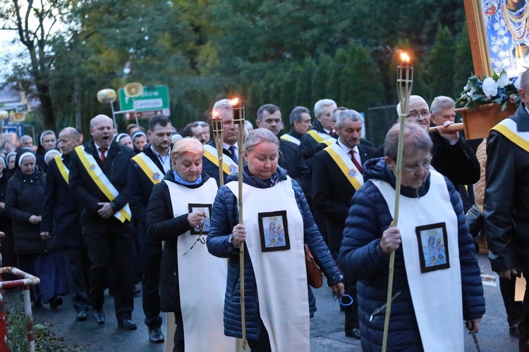 Tarnów. Procesja różańcowa