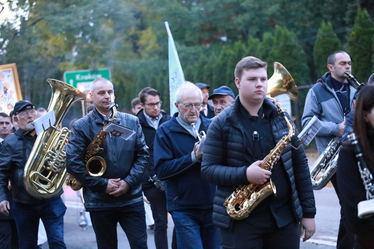 Tarnów. Procesja różańcowa