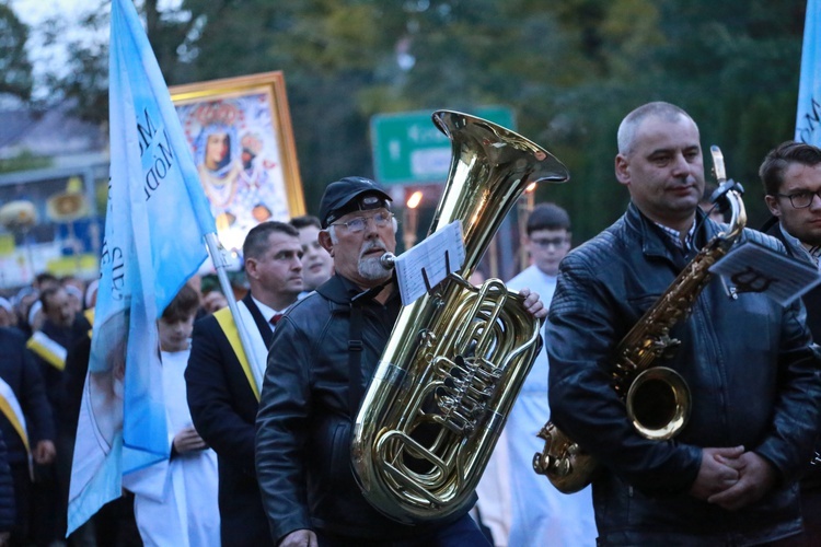 Tarnów. Procesja różańcowa