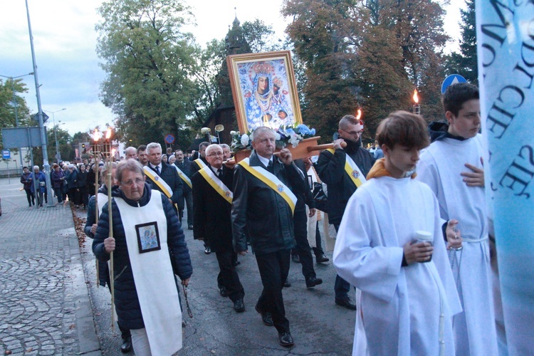 Tarnów. Procesja różańcowa