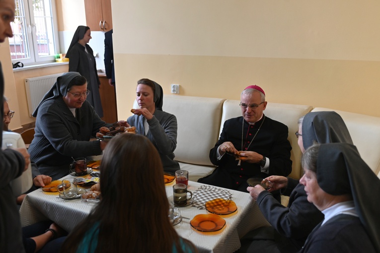 Poświęcenie odnowionego oratorium w Dzierżoniowie