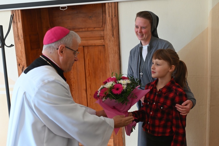 Poświęcenie odnowionego oratorium w Dzierżoniowie