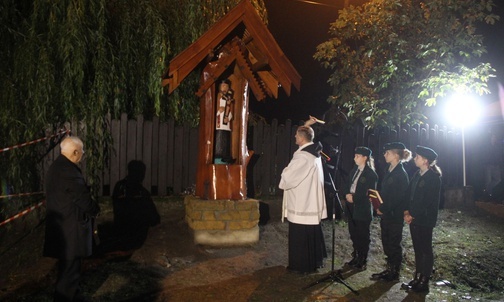 Sławny aktor postawił kapliczkę w Pilźnie