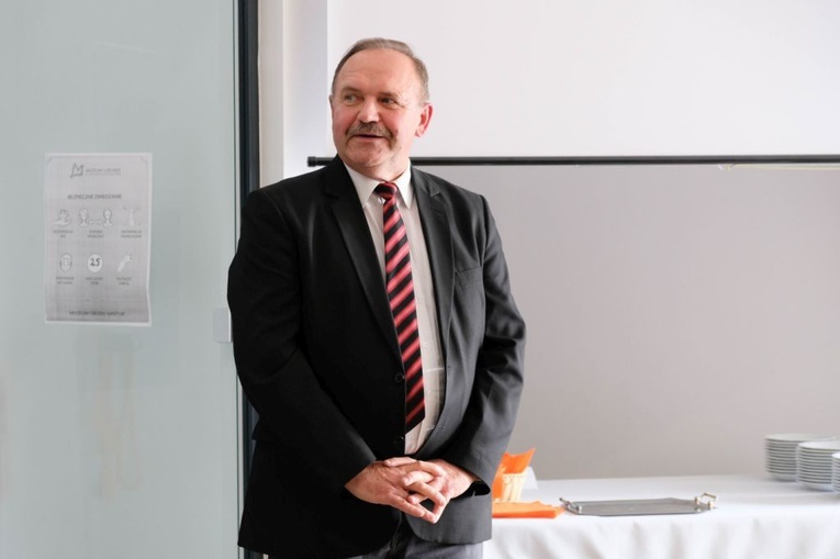 Stauroteka z Ostrowa Lednickiego w Santoku