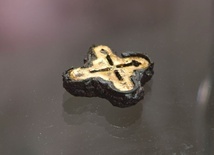 Stauroteka z Ostrowa Lednickiego w Santoku