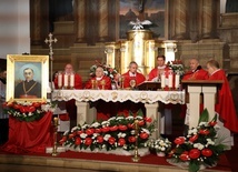 Uroczystościom przewodniczył biskup ordynariusz.