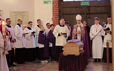 Bp Wojciech Skibicki przypomniał sylwetkę pasterza diecezji.